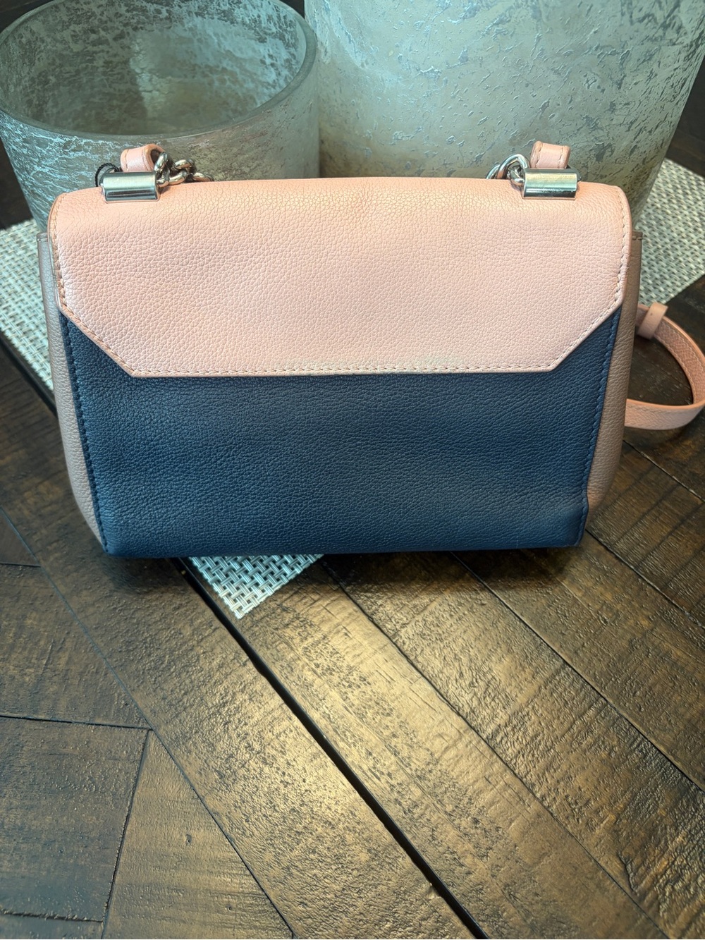 Louis Vuitton Lockme II BB bag - Picture 4 of 16
